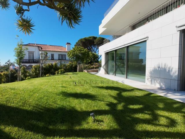 Exclusivo T2 no Monte Estoril