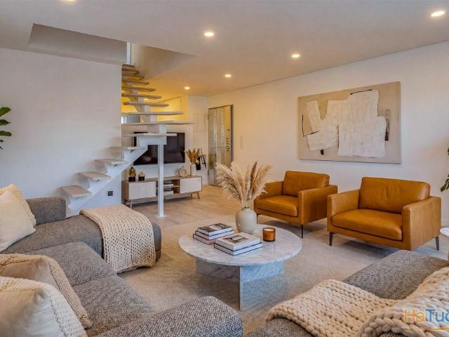 Exclusivo T3+1 Duplex com Amplas Varandas e Sótão de 46m² | Condomínio Fechado com Jardim | 26064087046