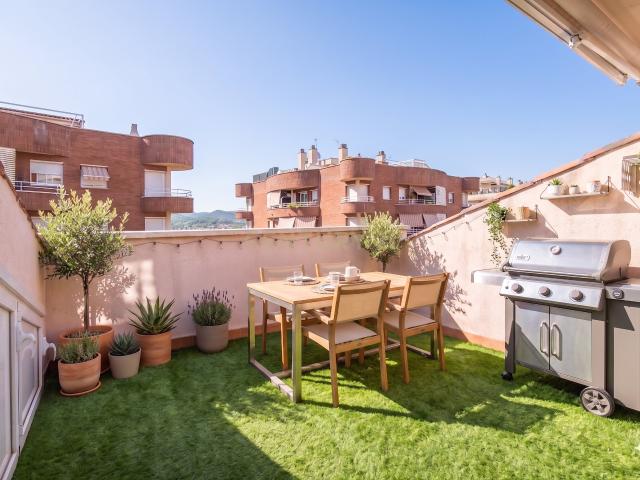 EXCLUSIVO TRÍPLEX CON TERRAZA PRIVADA EN SANT VICENÇ DEL HORTS