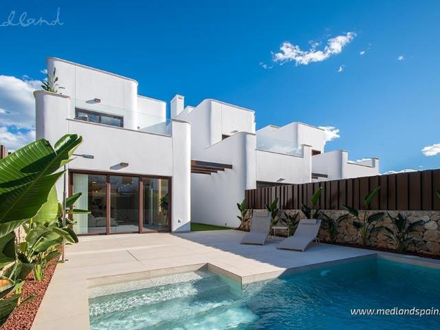 Exclusivos chalets a 1km de la playa en Mil Palmeras, en la. 132m² Pilar de la Horadada