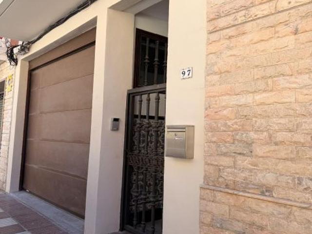 Exclusiva casa adosada en primera línea de playa en El Campello