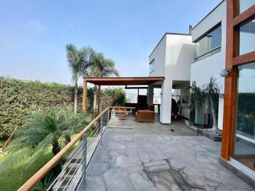 EXCLUSIVA CASA CON JARDIN, PISCINA Y DEPARTAMENTO ADICIONAL EN CASUARINAS