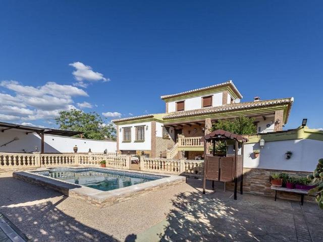 Exclusiva casa de 400 m2 en venta Albolote, España