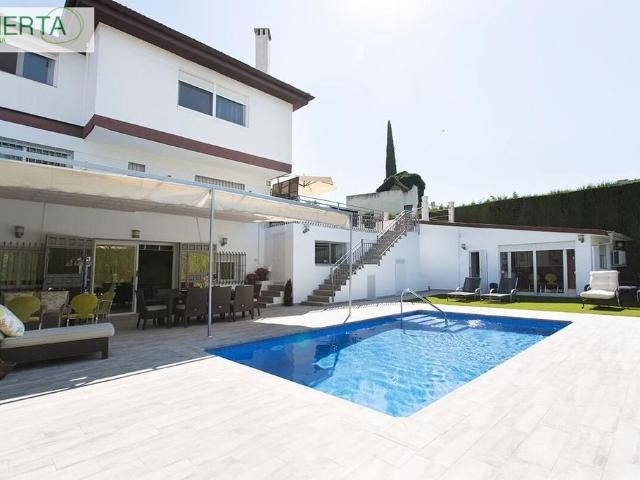Exclusiva casa de 400 m2 en venta Granada, Andalucía