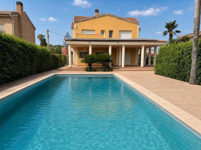 Exclusiva casa de 400 m2 en venta Elche, Comunidad Valenciana