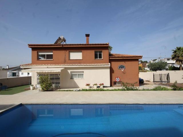Exclusiva casa de 423 m2 en venta Torrente, España