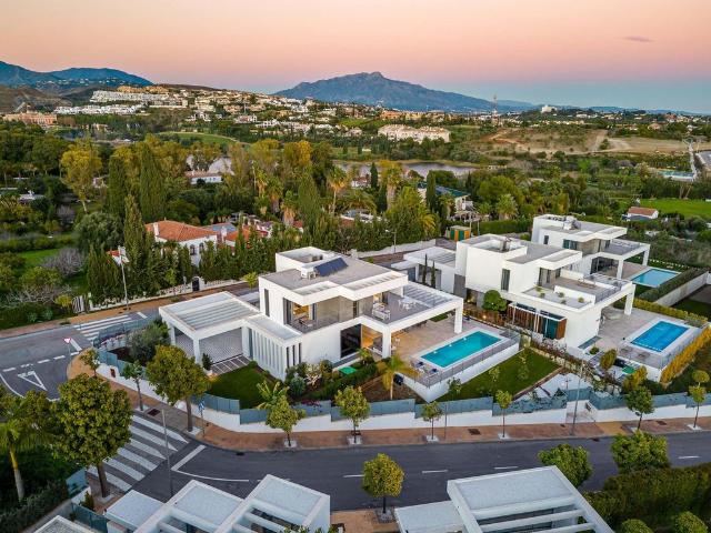 Exclusiva casa de 441 m2 en venta Estepona, Andalucía