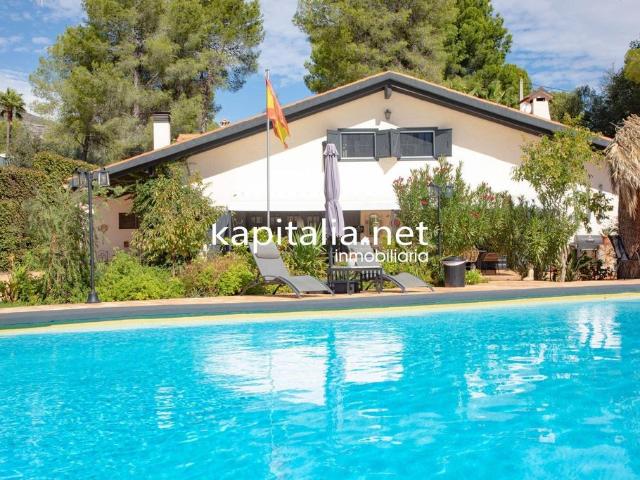 Exclusiva casa de 472 m2 en venta Onteniente, España