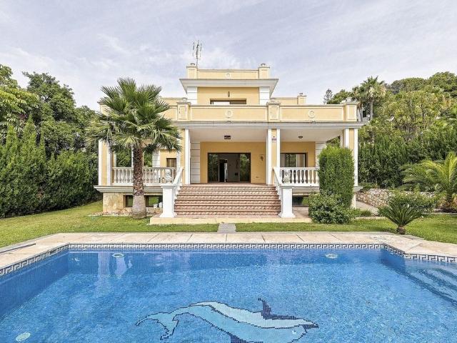 Exclusiva casa de 475 m2 en venta Marbella, España