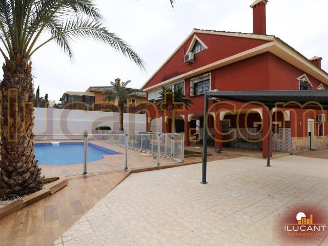 Exclusiva casa de 476 m2 en venta Muchamiel, España