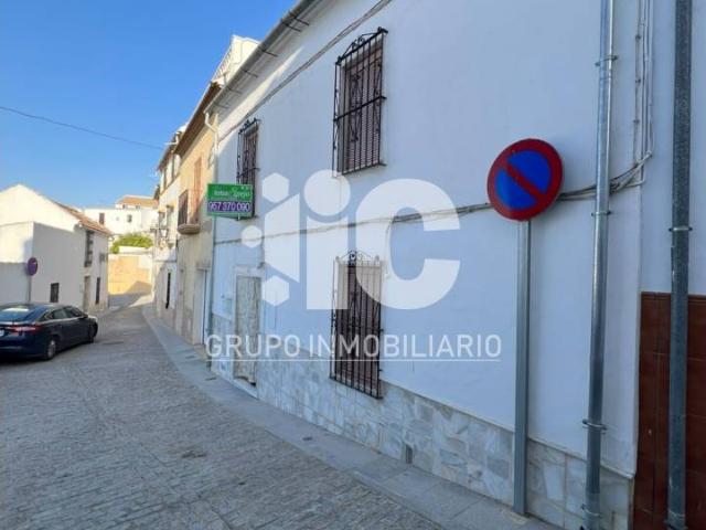 EXCLUSIVA CASA DE 4 DORMITORIOS EN LA MEJOR ZONA DE ESPEJO, JUNTO AL AYUNTAMIENTO Y AL CASTILLO