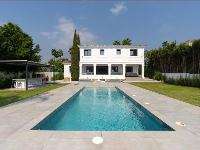 Exclusiva casa de 515 m2 en venta Marbella, Andalucía