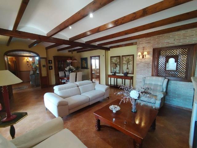 Exclusiva casa de 554 m2 en venta Albatera, España