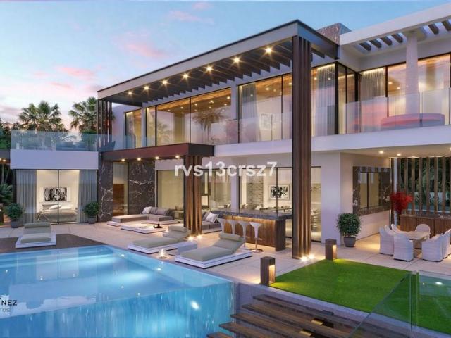 Exclusiva casa de 600 m2 en venta Elviria, Andalucía
