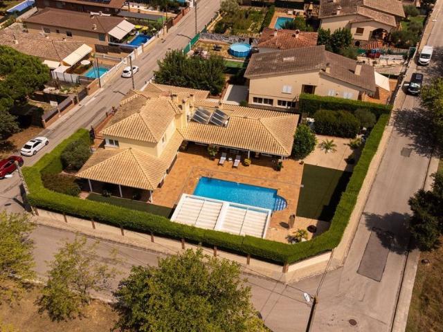 Exclusiva casa de 668 m2 en venta Llagostera, España