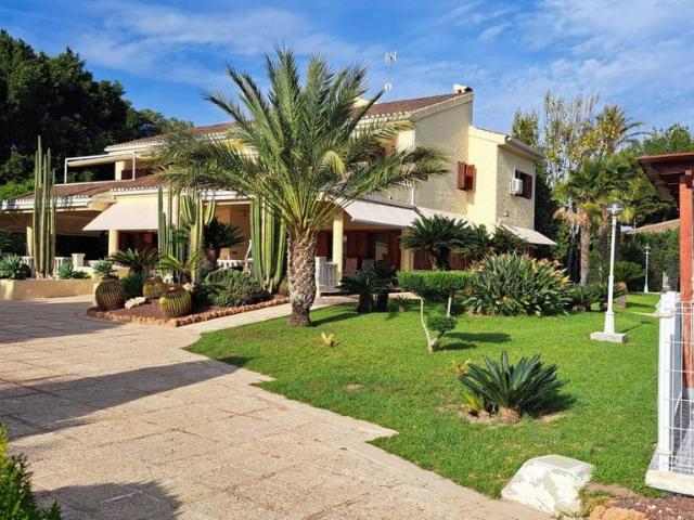 Exclusiva casa de 750 m2 en venta Elche, Comunidad Valenciana