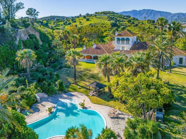 Exclusiva casa de 1094 m2 en venta Mijas Costa, Andalucía
