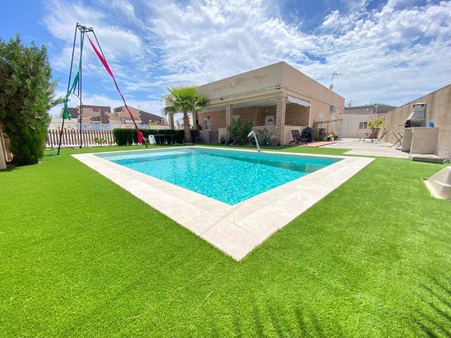 Exclusiva casa de 130 m2 en venta Torrevieja, Comunidad Valenciana