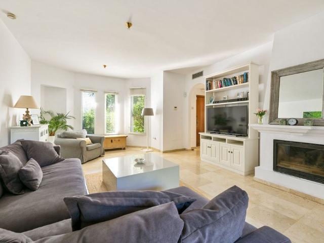 Exclusiva casa de 141 m2 en alquiler Estepona, Andalucía