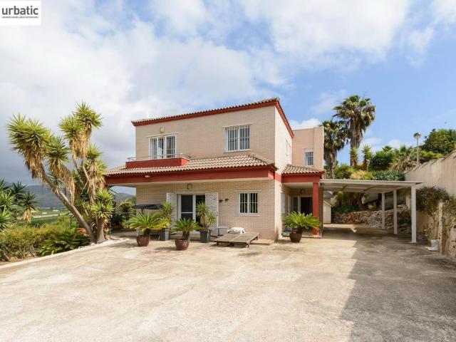 Exclusiva casa de 163 m2 en venta Gandía, Comunidad Valenciana