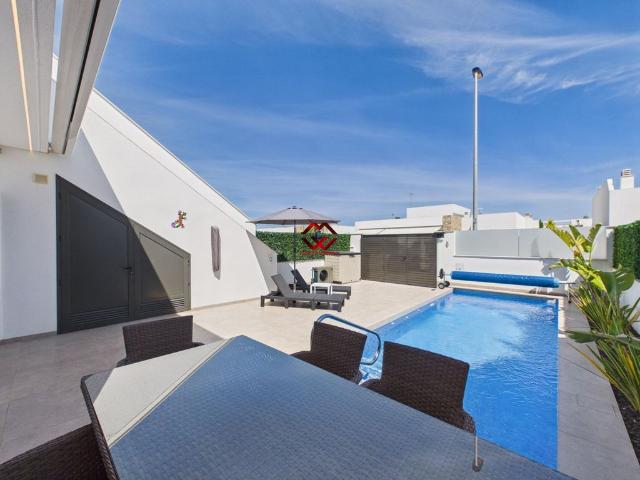 Exclusiva casa de 170 m2 en venta Santiago de la Ribera, Murcia