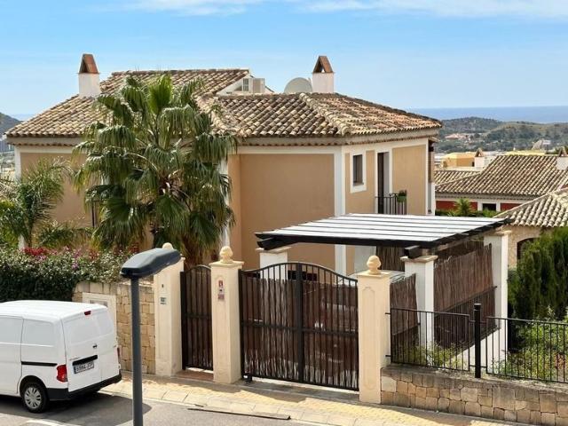 Exclusiva casa de 180 m2 en venta Finestrat, España