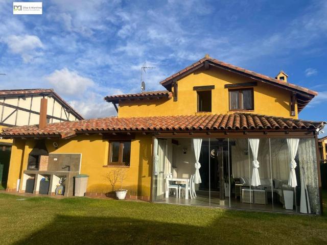 Exclusiva casa de 190 m2 en venta Villaquilambre, España