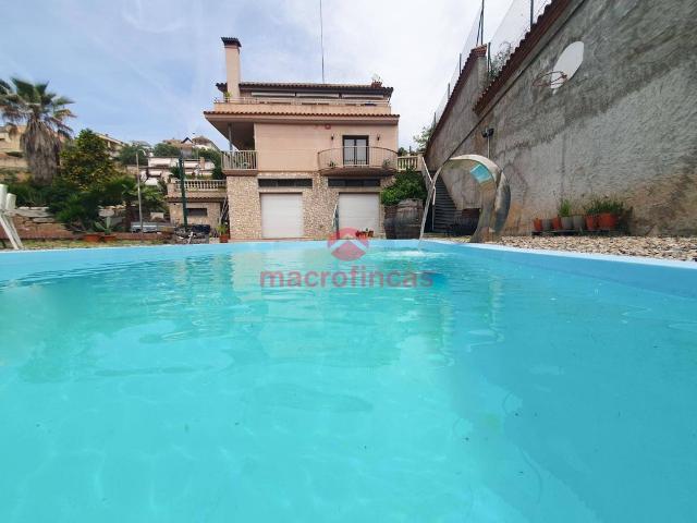 Exclusiva casa de 191 m2 en venta Olesa de Montserrat, España