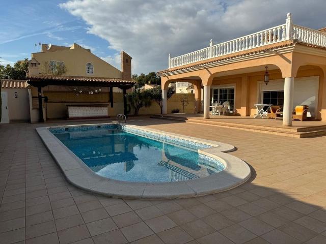 Exclusiva casa de 196 m2 en venta Playas de Orihuela, España