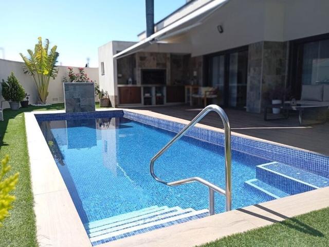 Exclusiva casa de 200 m2 en venta Daya Nueva, Comunidad Valenciana