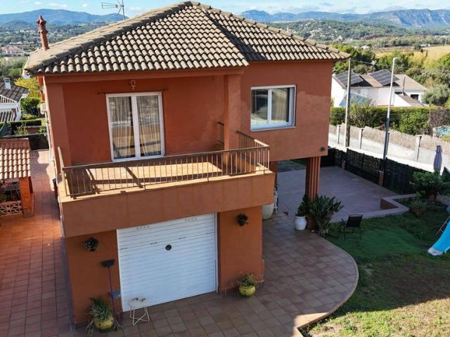 Exclusiva casa de 212 m2 en venta L'Ametlla del Vallès, Cataluña