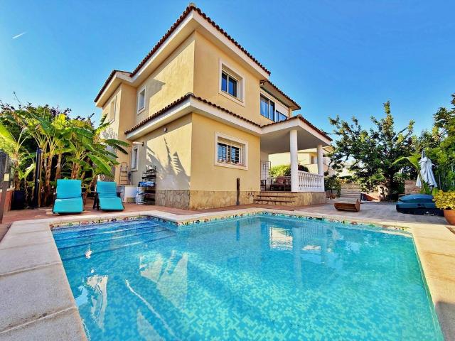 Exclusiva casa de 212 m2 en venta Liria, España