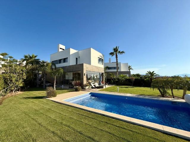 Exclusiva casa de 212 m2 en venta Manilva, Andalucía
