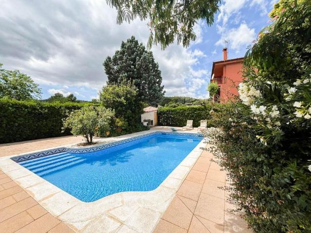 Exclusiva casa de 239 m2 en venta Collbató, España