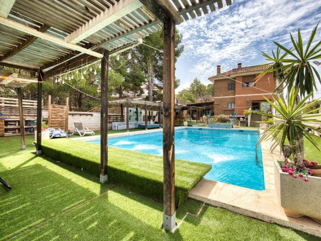 Exclusiva casa de 249 m2 en venta Petrel, Comunidad Valenciana