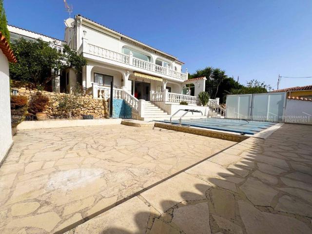 Exclusiva casa de 251 m2 en venta la Nucia, Comunidad Valenciana