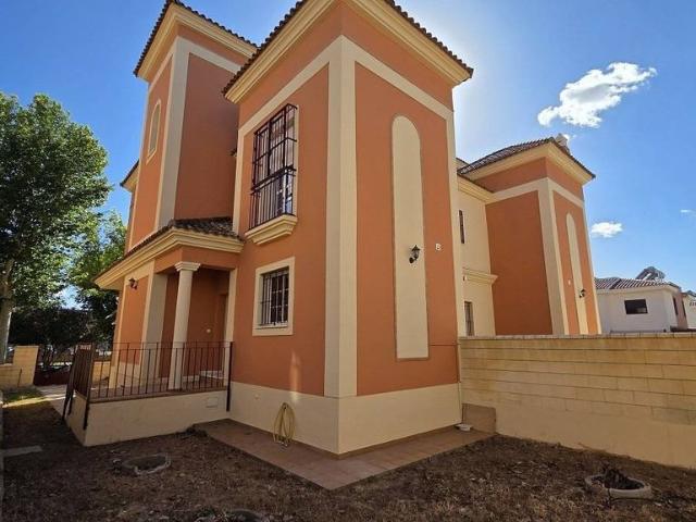 Exclusiva casa de 266 m2 en venta Dos Hermanas, Andalucía