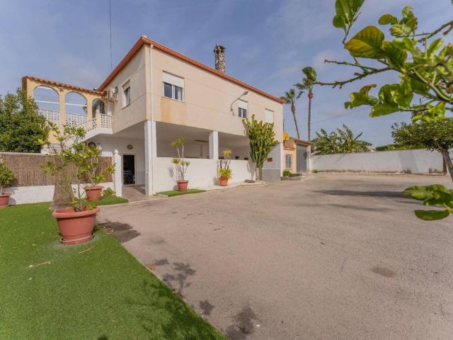Exclusiva casa de 273 m2 en venta San Fulgencio, Comunidad Valenciana