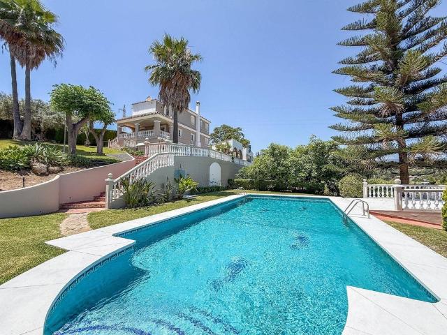 Exclusiva casa de 275 m2 en venta Estepona, Andalucía