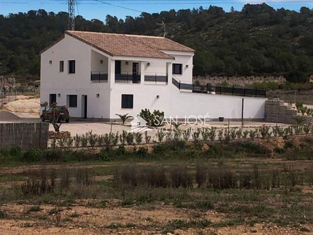 Exclusiva casa de 275 m2 en venta Pinoso, España