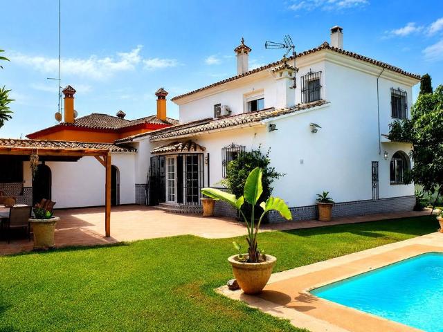 Exclusiva casa de 279 m2 en venta Marbella, España