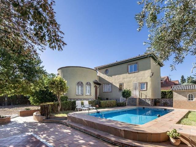 Exclusiva casa de 300 m2 en venta Las Gabias, Andalucía