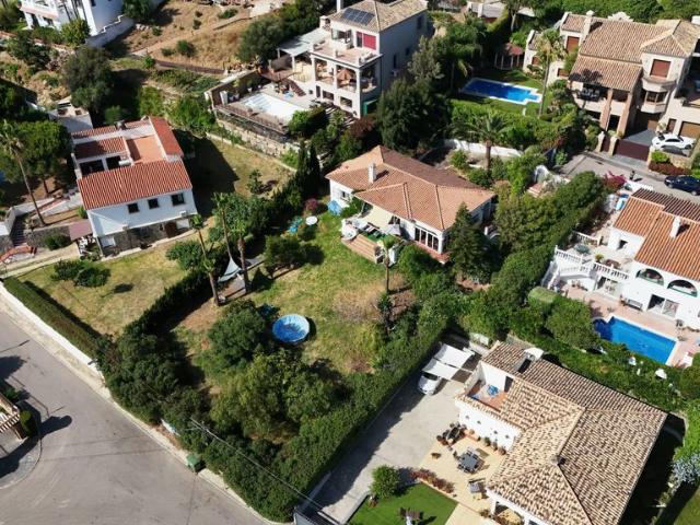 Exclusiva casa de 313 m2 en venta Estepona, España