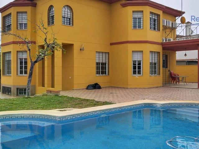Exclusiva casa de 323 m2 en venta Bollullos de la Mitación, España