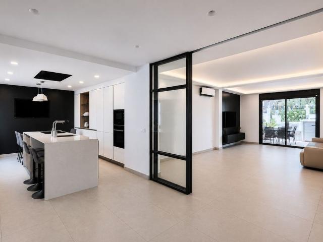 Exclusiva casa de 333 m2 en venta Nueva Andalucia, Andalucía