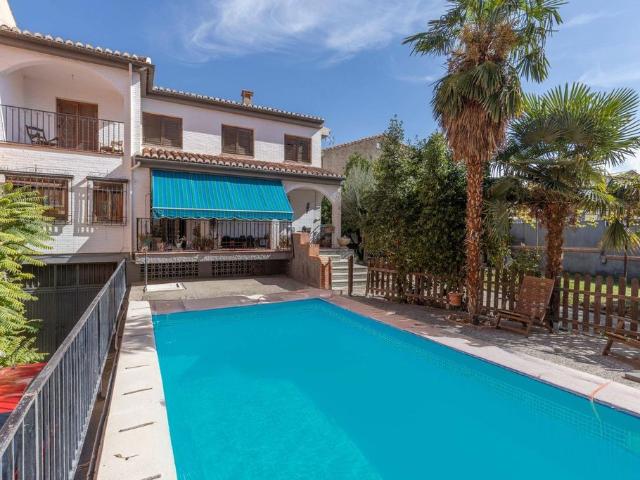 Exclusiva casa de 334 m2 en venta La Zubia, Andalucía
