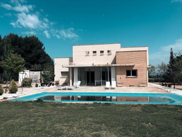 Exclusiva casa de 350 m2 en venta Almansa, España