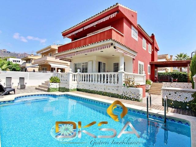 Exclusiva casa de 361 m2 en venta Benicásim, España