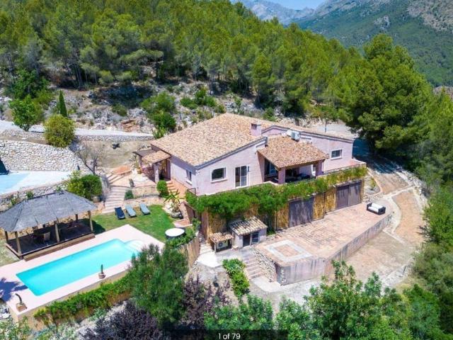 Exclusiva casa de 370 m2 en venta Callosa de Ensarriá, Comunidad Valenciana