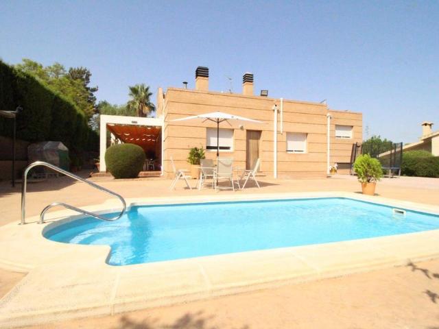 Exclusiva casa de 380 m2 en venta Petrel, España